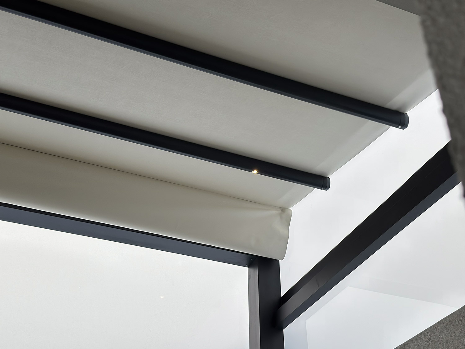 Penthouse Apartment Roofing For Optimal Daylight photo